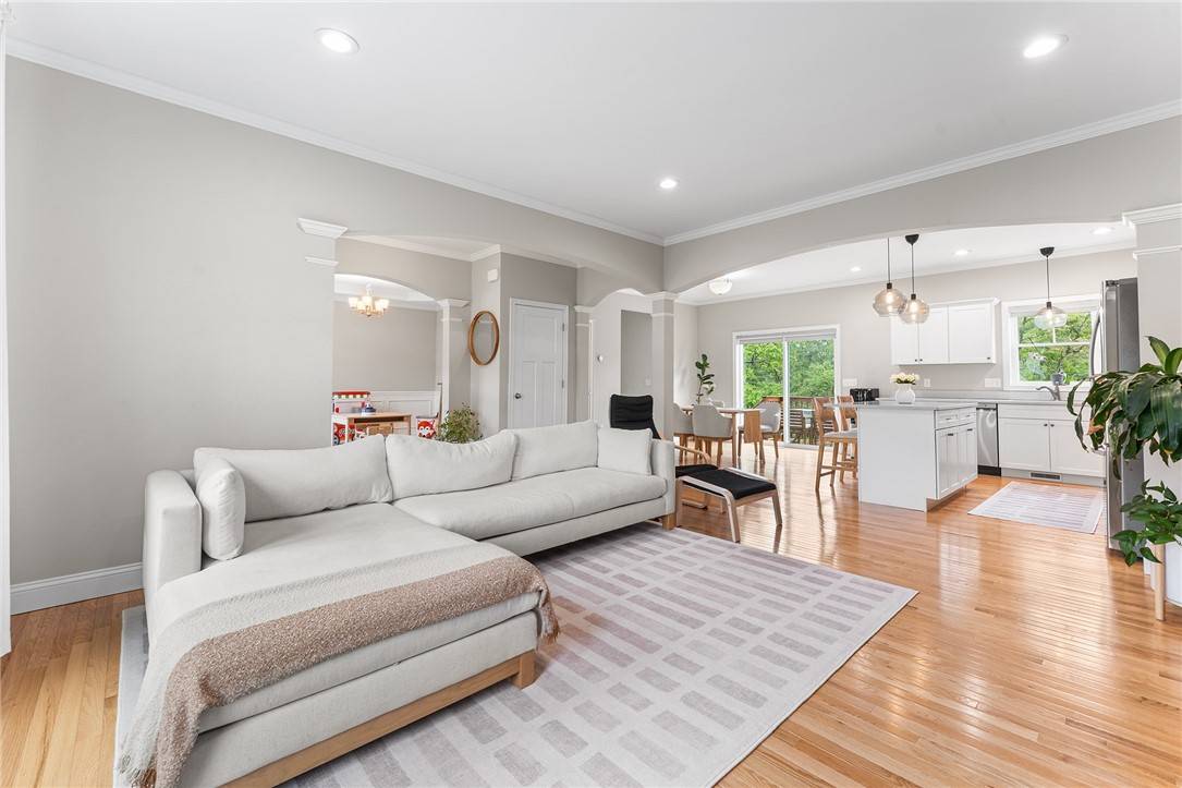 Coventry, RI 02816,13 Minglewood DR
