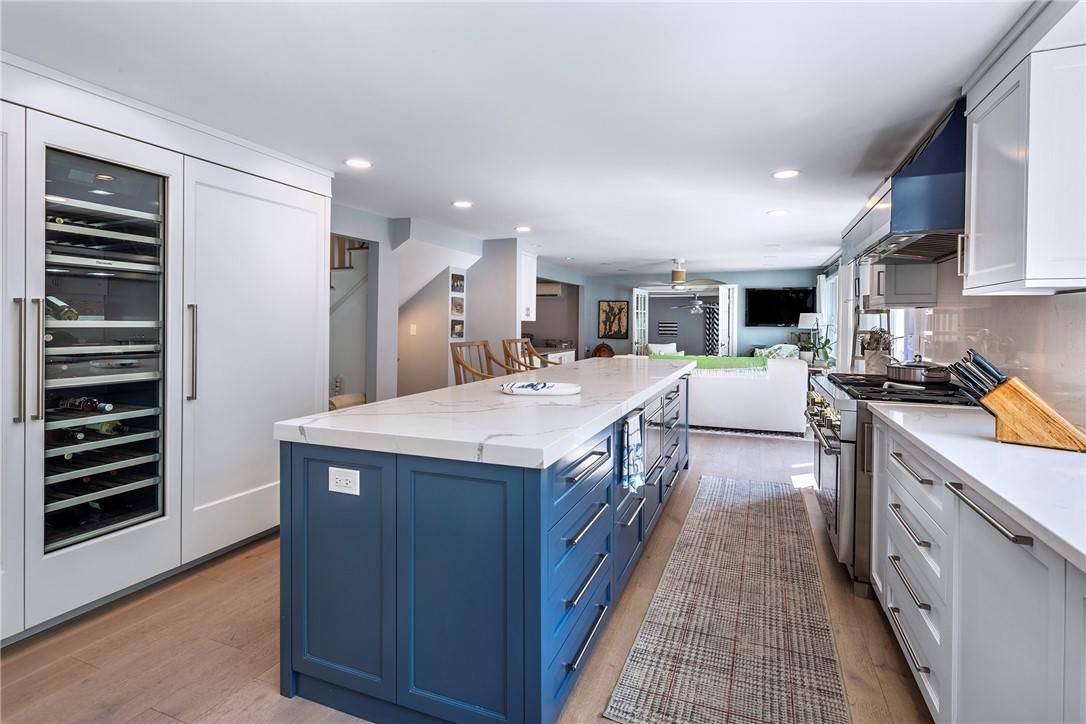 Tiverton, RI 02878,65 Knotty Pine RD