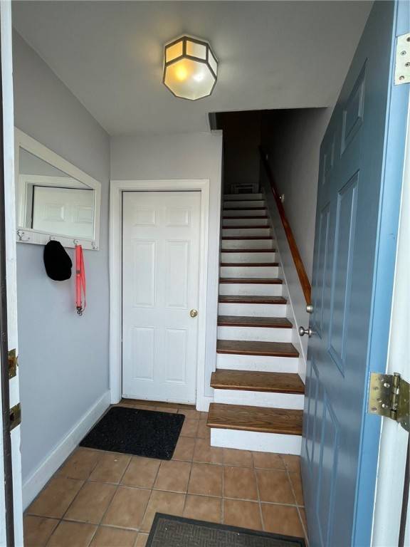 Newport, RI 02840,12 Callender AVE #1