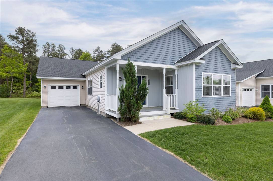South Kingstown, RI 02879,109 Chickadee LN
