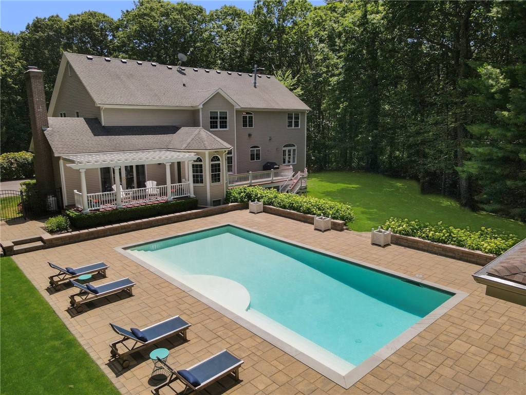 East Greenwich, RI 02818,4 Brookfield CT
