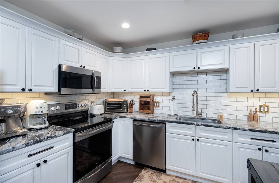 North Smithfield, RI 02896,1 Tupperware DR #B1