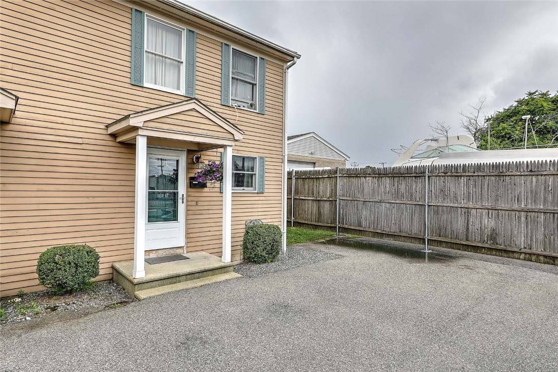 Cranston, RI 02910,25 Sharon ST #1
