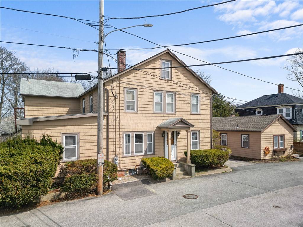 East Greenwich, RI 02818,32 Union ST