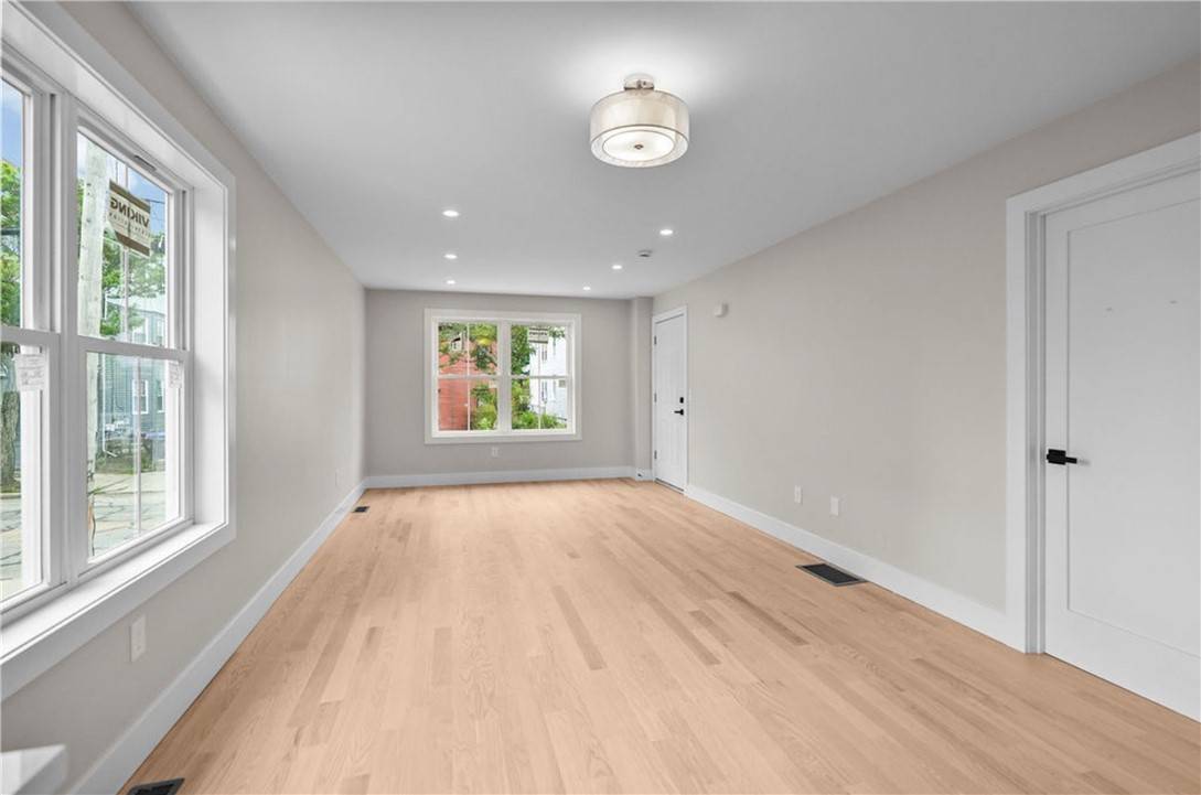 Providence, RI 02907,137 Stanwood ST