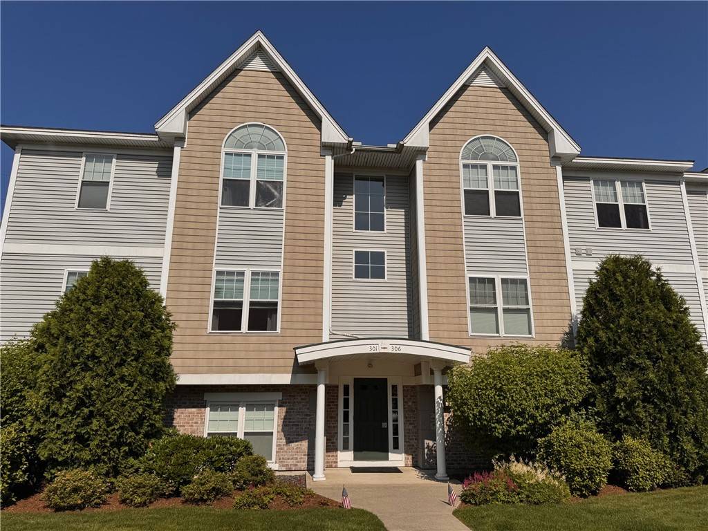 East Providence, RI 02916,200 Roger Williams AVE #305