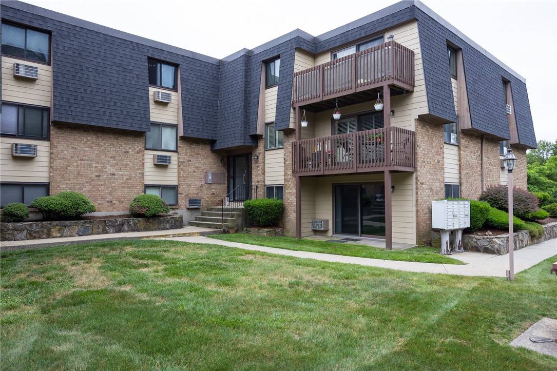 East Greenwich, RI 02818,4162 Post RD #12