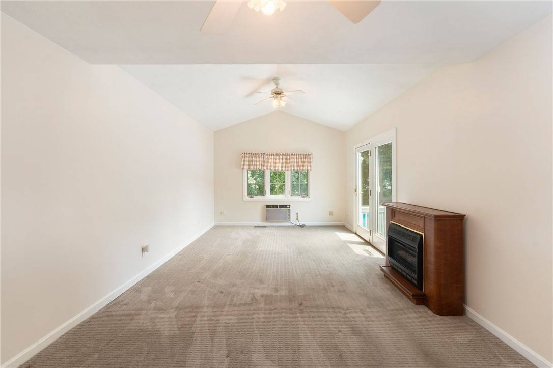 Pawtucket, RI 02861,63 Pinecrest DR