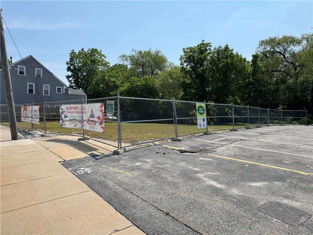 Coventry, RI 02816,1124 Main ST