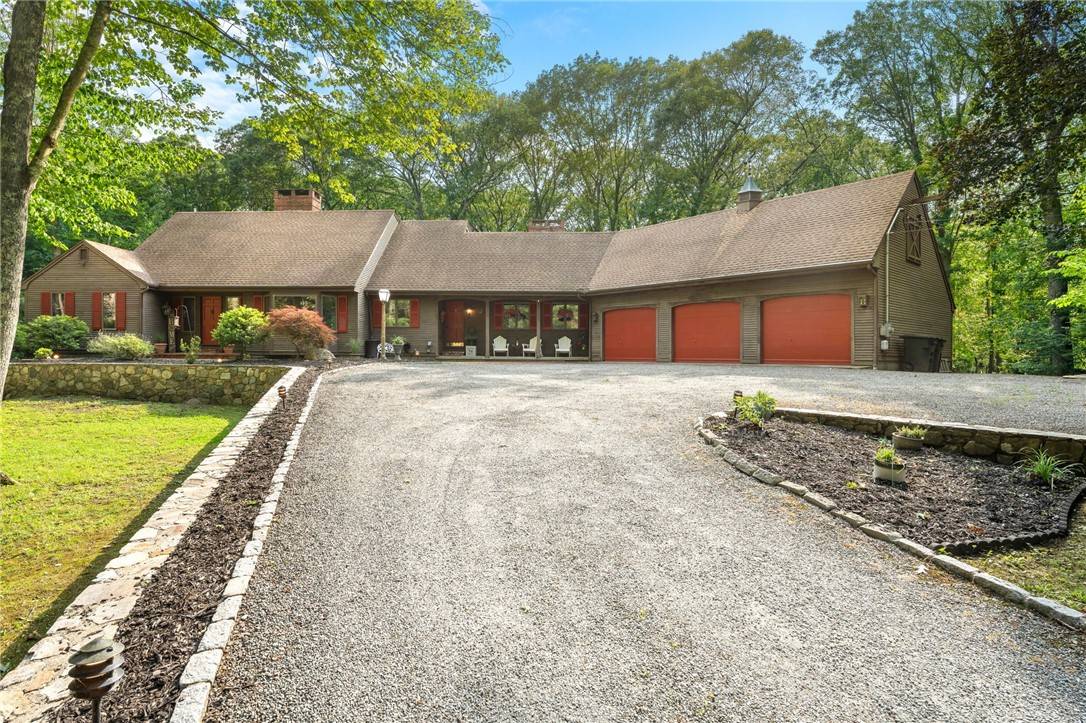 North Kingstown, RI 02852,2 Spinney LN