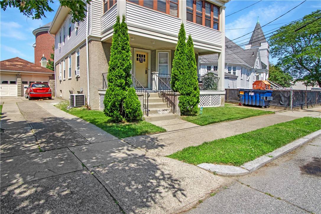 Cranston, RI 02910,11 Branch AVE