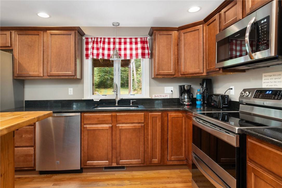 Hopkinton, RI 02832,219 Fenner Hill RD