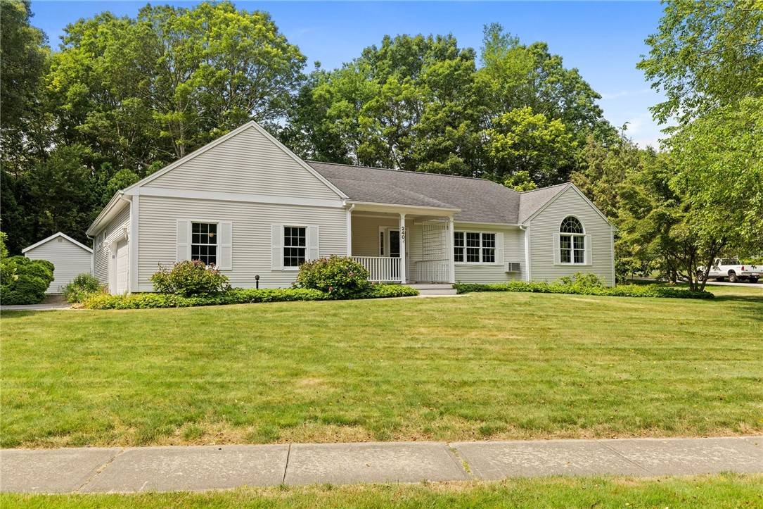South Kingstown, RI 02879,240 Mulberry DR