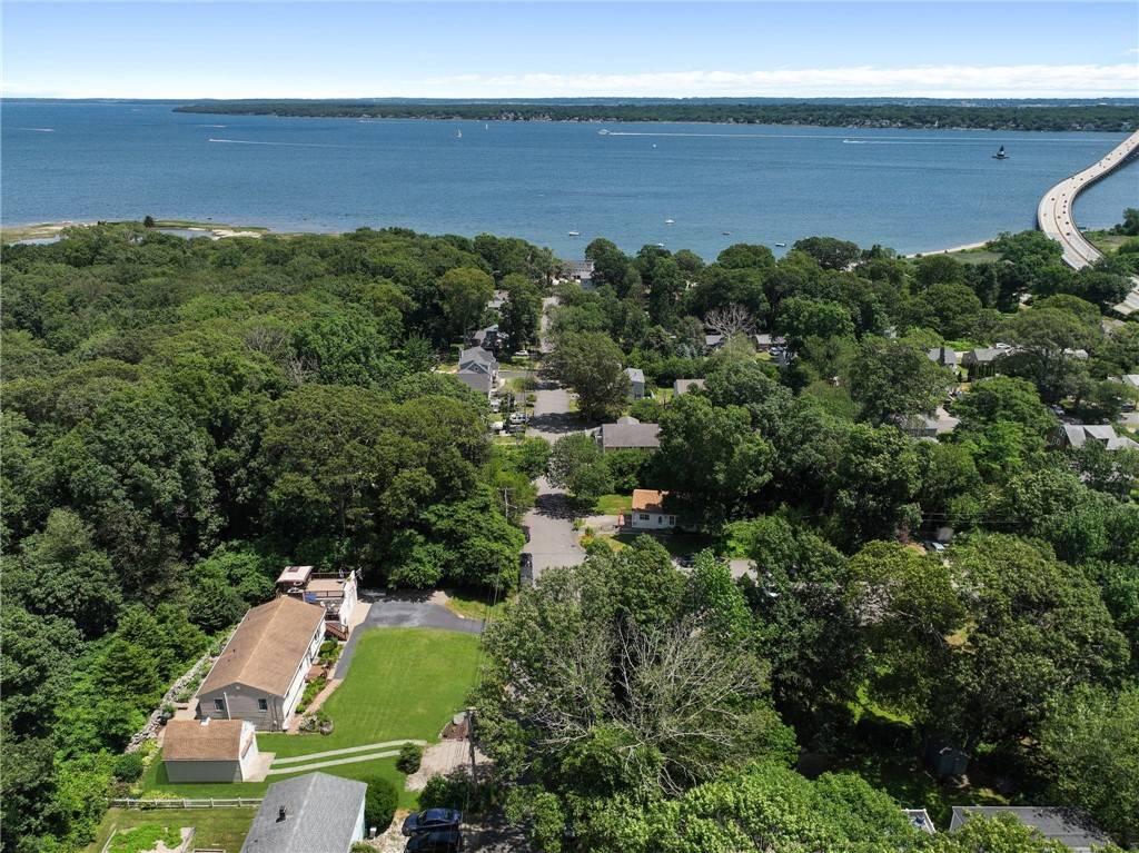 North Kingstown, RI 02874,136 Plum Point RD