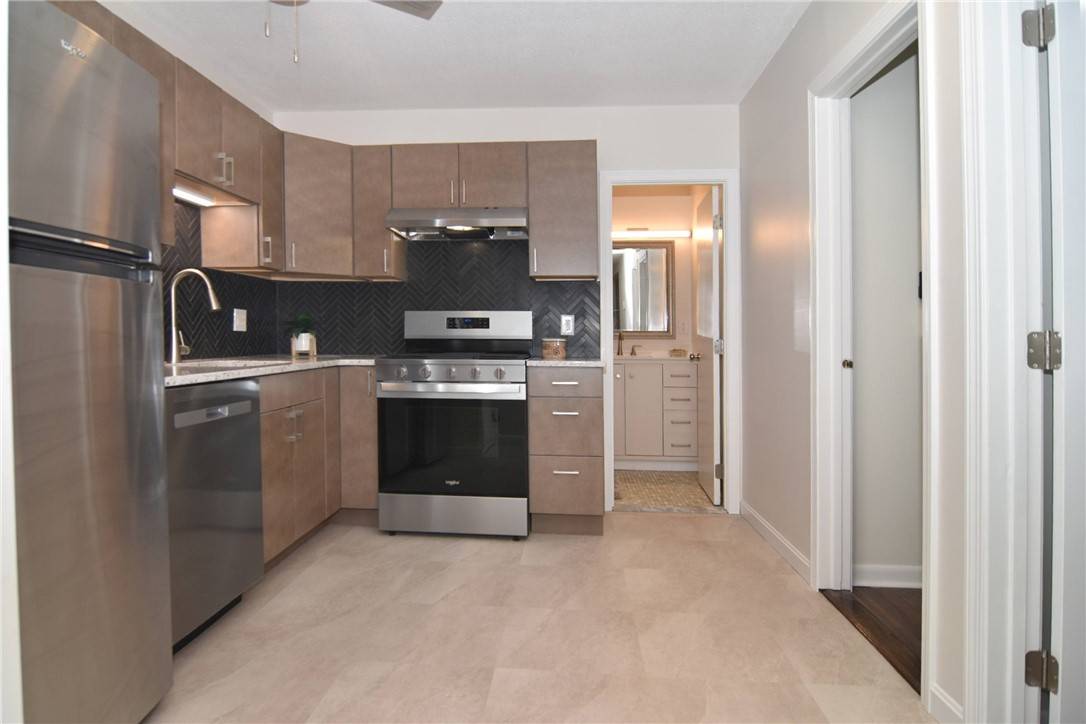 Cranston, RI 02920,132 Hoffman AVE #202