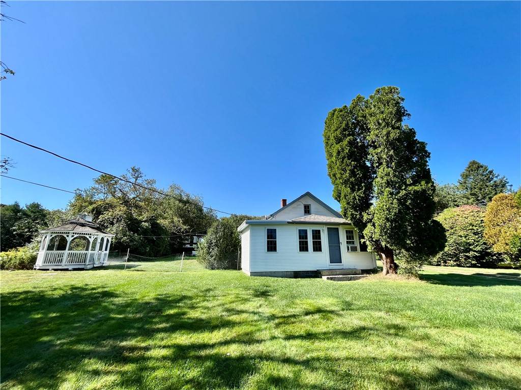 Little Compton, RI 02837,27 Shore RD