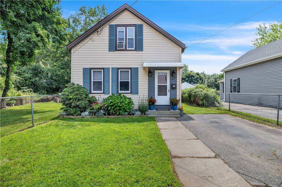 Westerly, RI 02891,7 Cottage ST