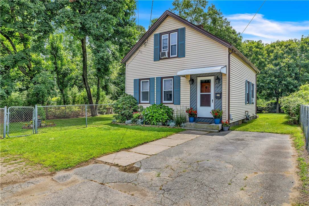 Westerly, RI 02891,7 Cottage ST