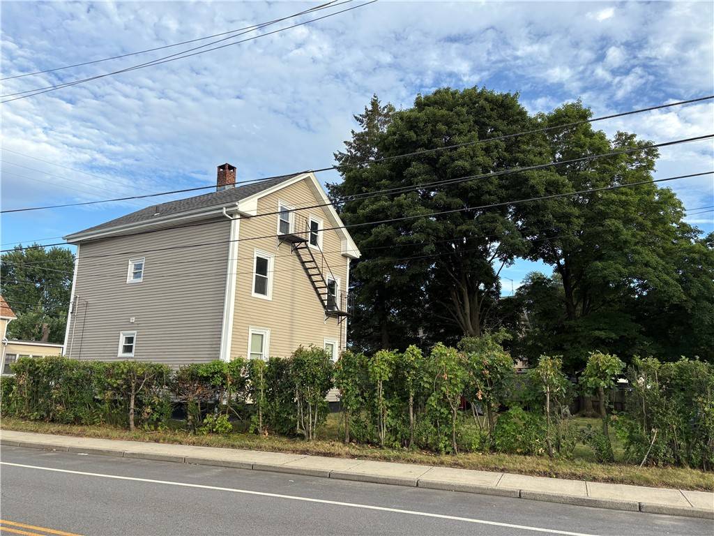 Pawtucket, RI 02861,784 York AVE