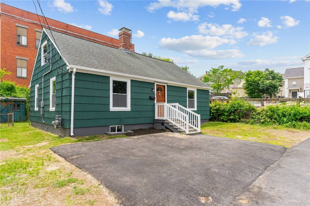 Lincoln, RI 02838,12 Church LN