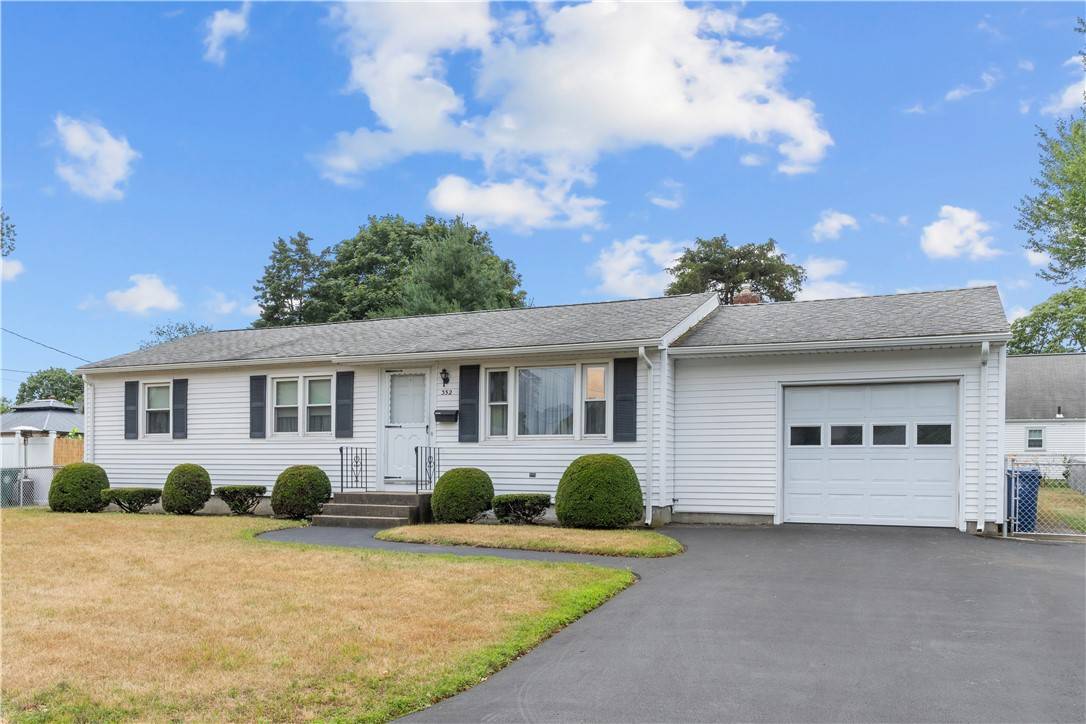 Warwick, RI 02886,352 COVE AVE