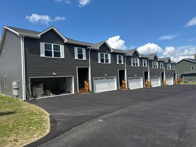West Warwick, RI 02893,99 Ayda Rose AVE