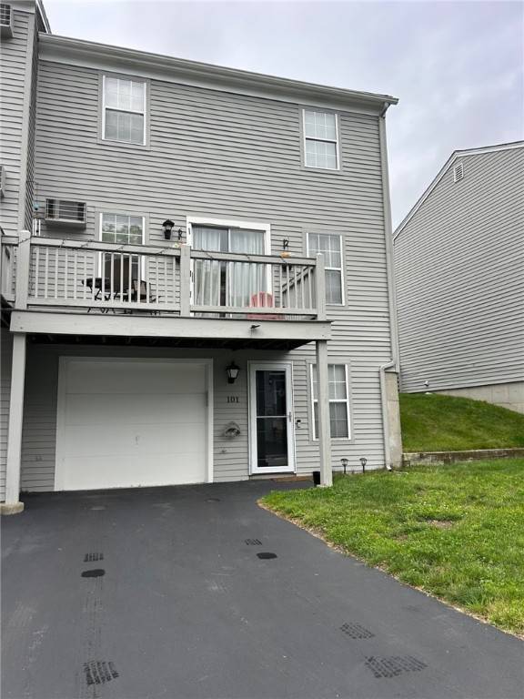 West Warwick, RI 02893,565 Quaker LN #101