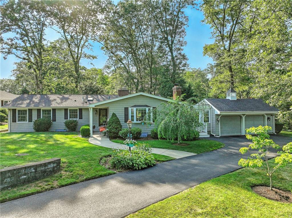 Seekonk, MA 02771,29 Sunset DR