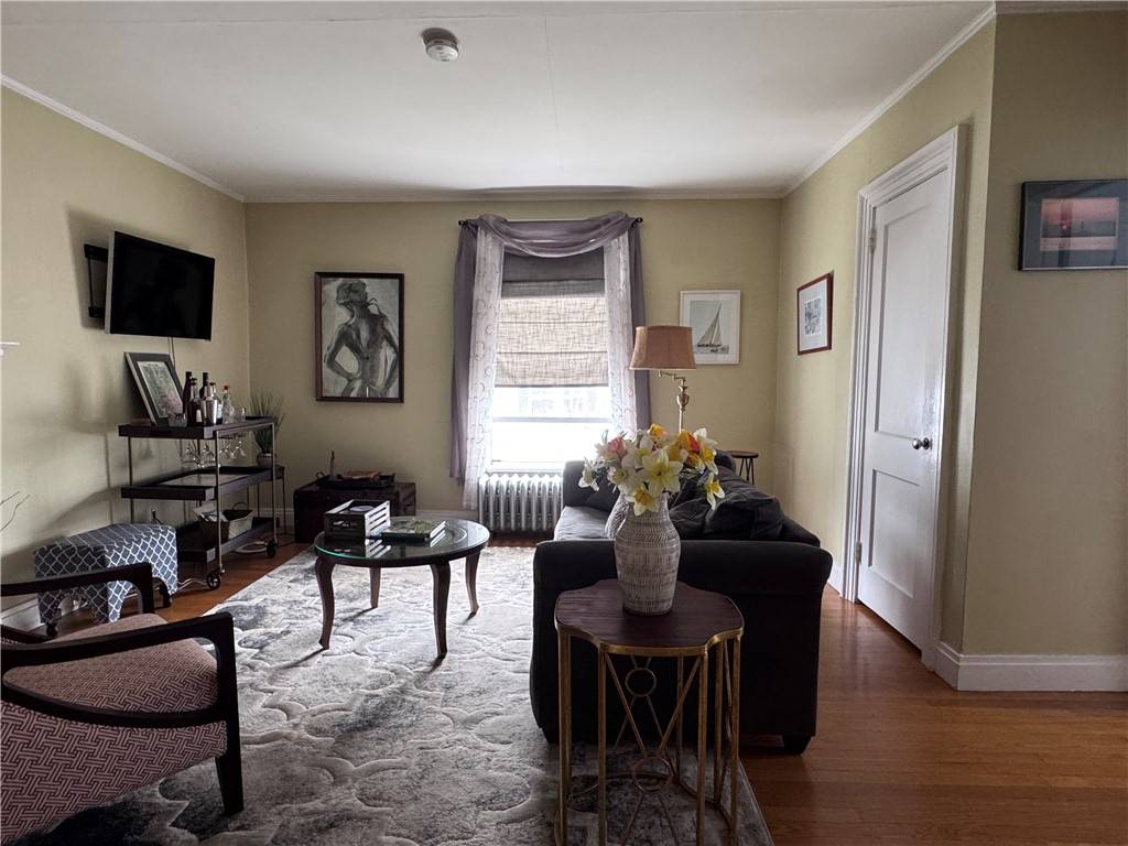 Newport, RI 02840,36 Kay ST #6