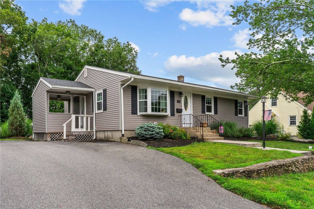 Cranston, RI 02920,30 NEWWOOD DR