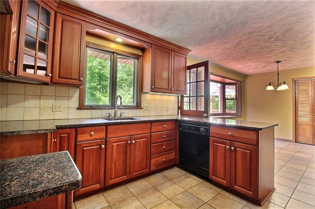 Westerly, RI 02891,40 Boombridge RD