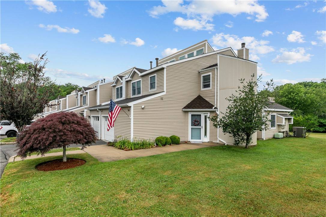 Portsmouth, RI 02871,58 Lawton Brook LN #58