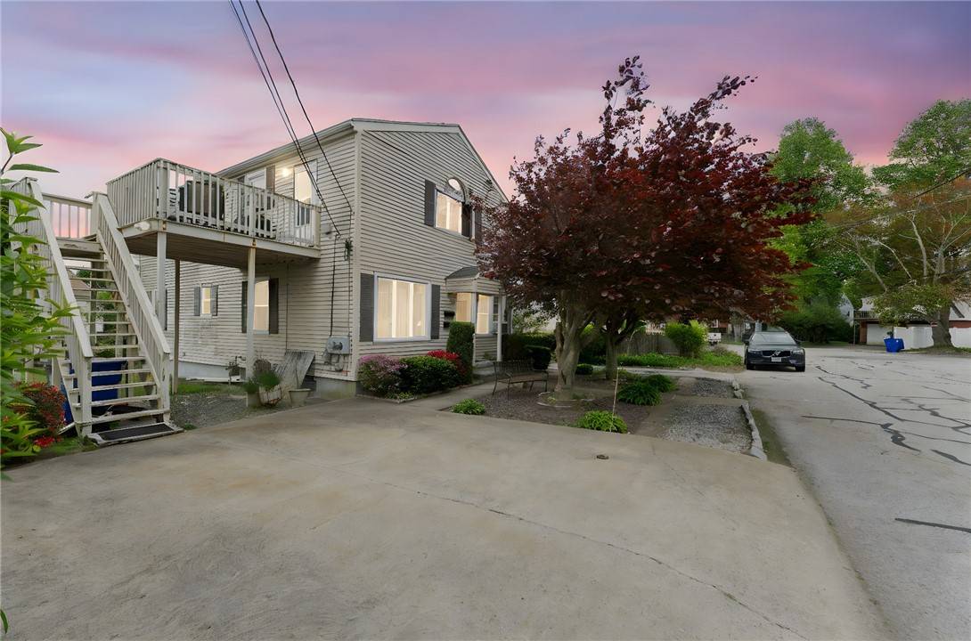 West Warwick, RI 02893,7 Blossom ST
