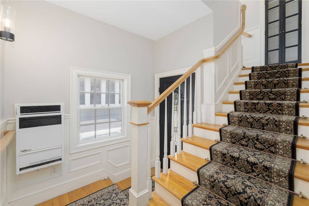 Providence, RI 02906,30 South Angell ST #3