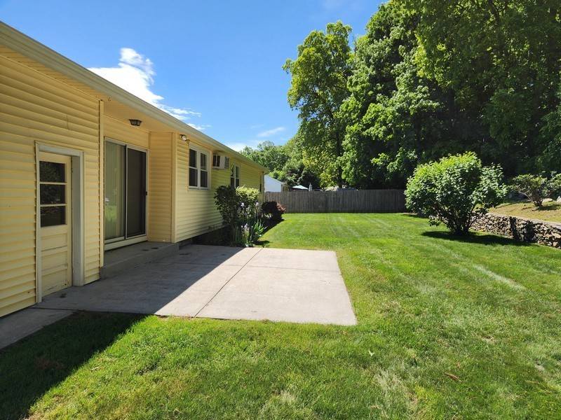 Johnston, RI 02919,8 Rose Hill DR
