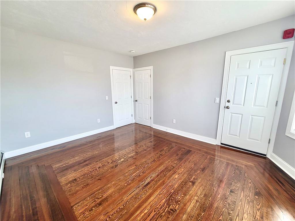 Pawtucket, RI 02860,884 Main ST #2R