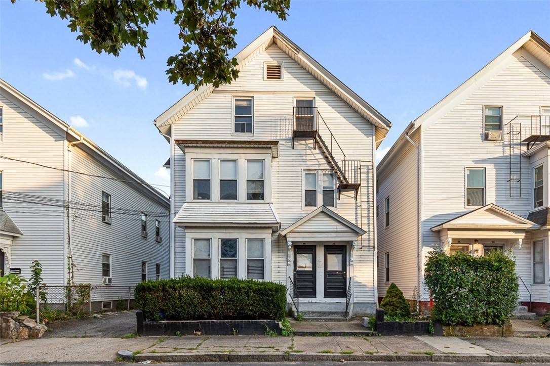 Pawtucket, RI 02860,92 Centre ST #3