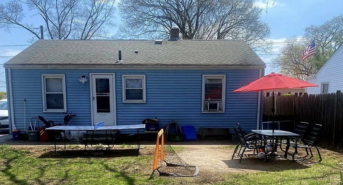 Pawtucket, RI 02860,16 Vineyard ST