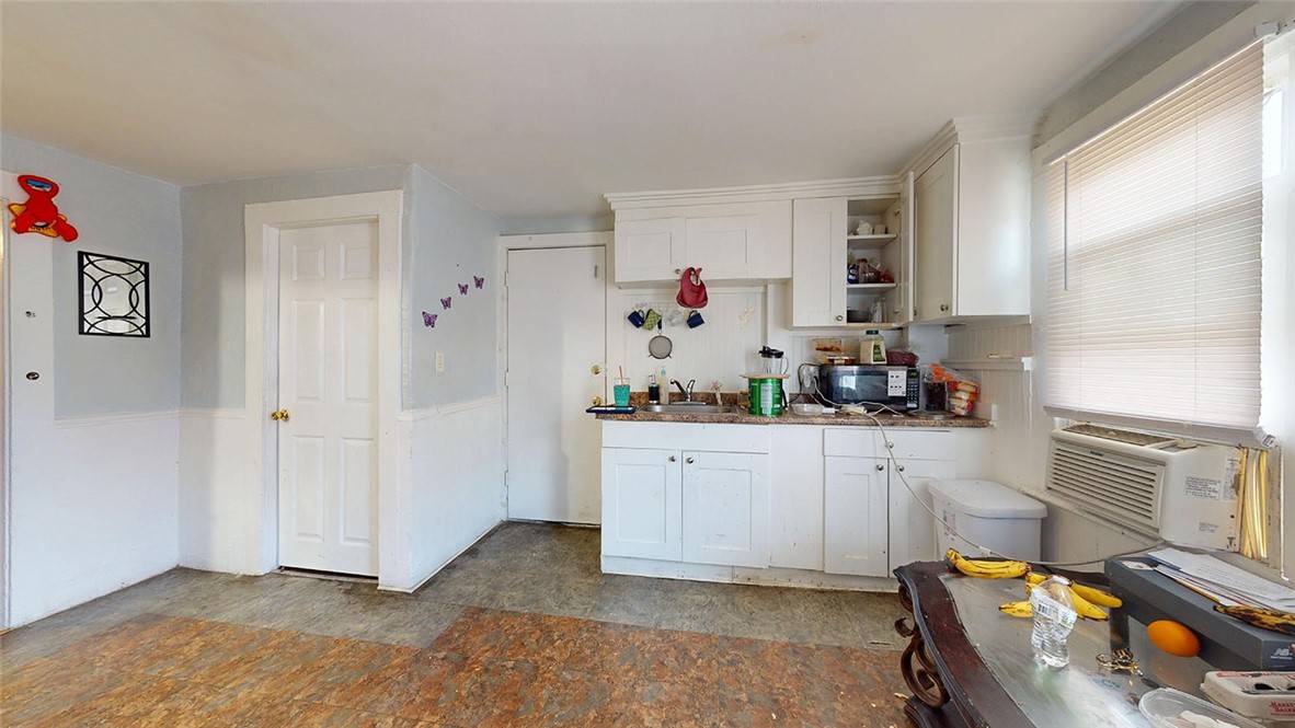 Woonsocket, RI 02895,84 Chester ST