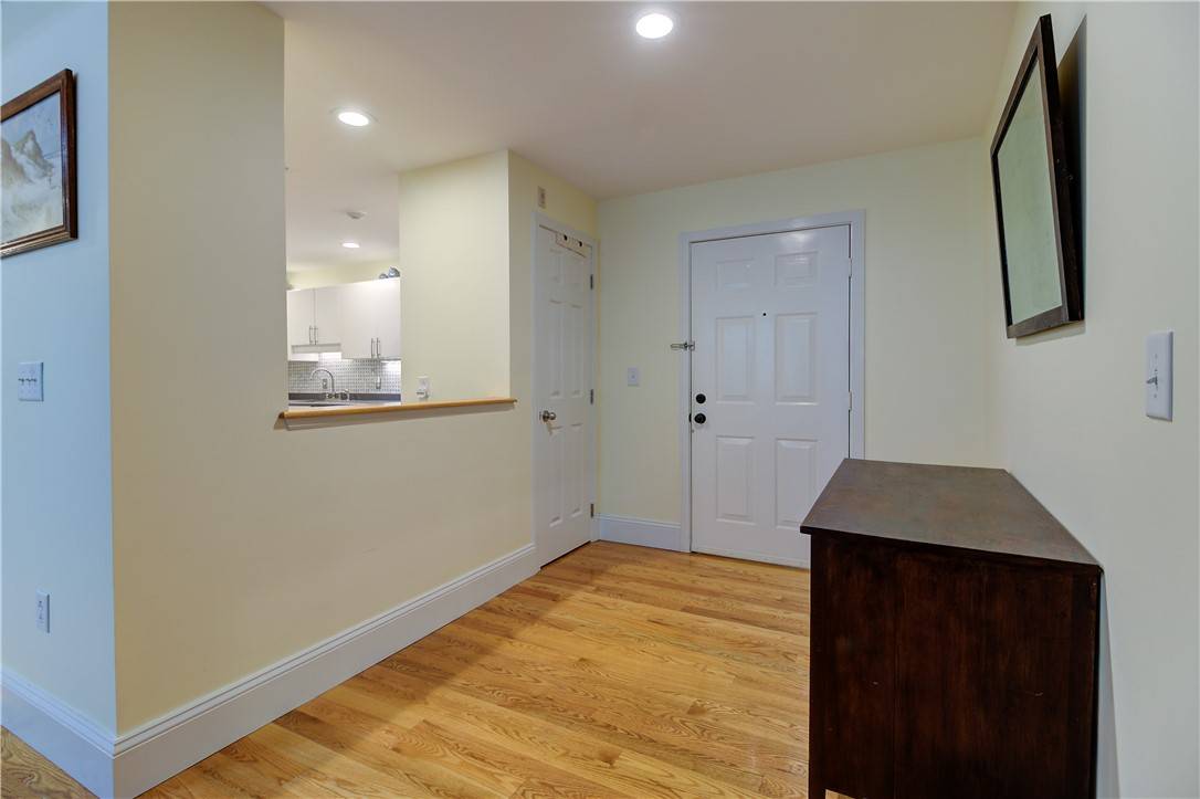Lincoln, RI 02802,2 School ST #403