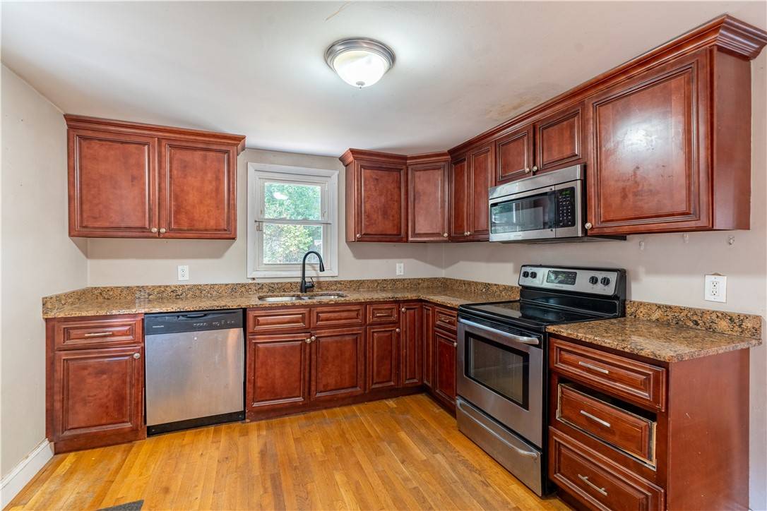 Coventry, RI 02816,25 Patton ST