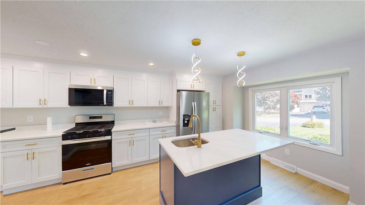 Smithfield, RI 02917,40 Waterview DR #B