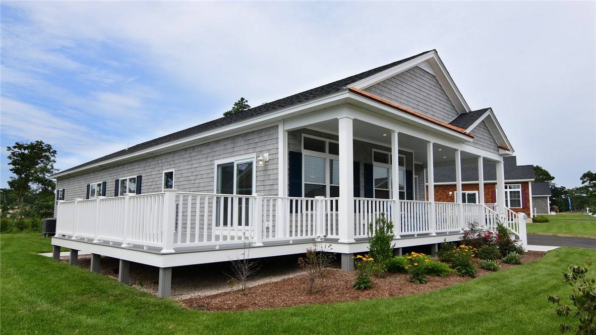 South Kingstown, RI 02879,553 South Shore Village BLVD #E17