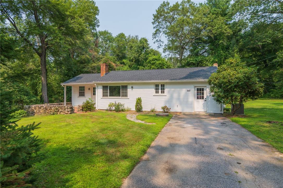 Scituate, RI 02857,247 Quaker LN