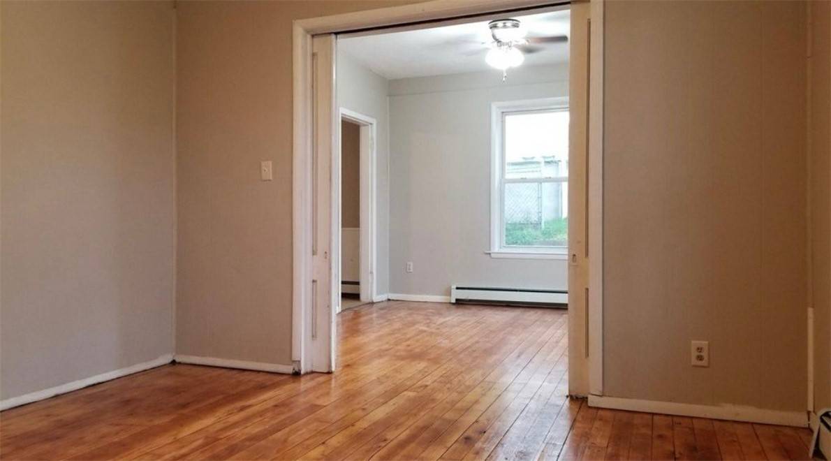Woonsocket, RI 02895,204 Welles ST