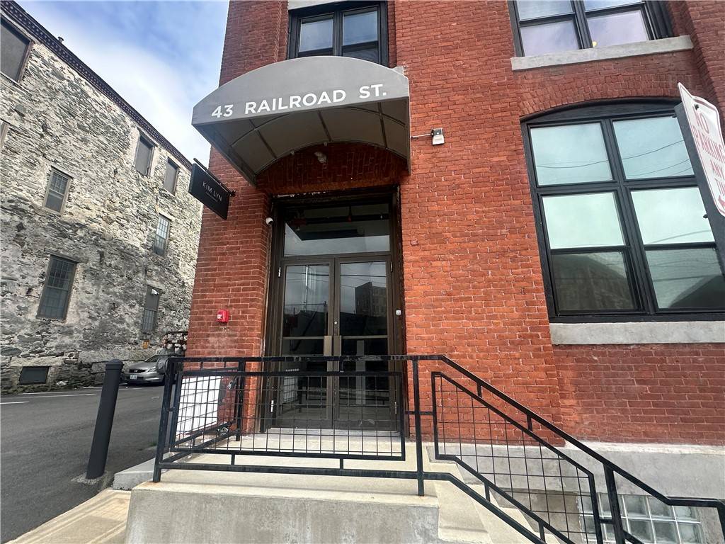 Woonsocket, RI 02895,43 Railroad ST