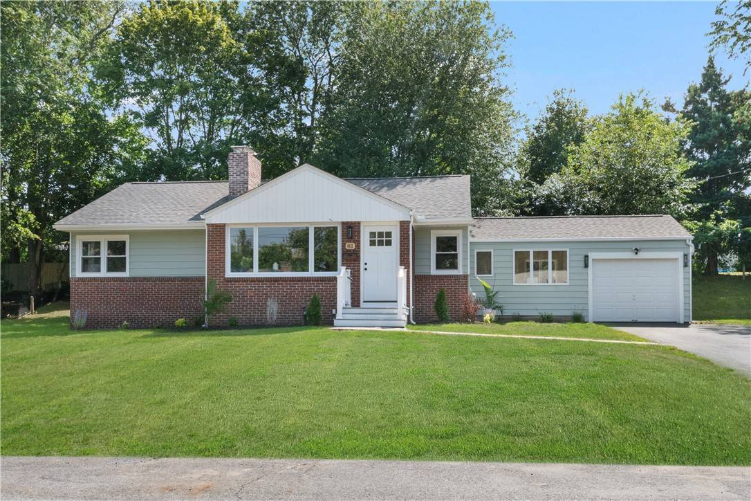 Cranston, RI 02920,81 Redwood DR