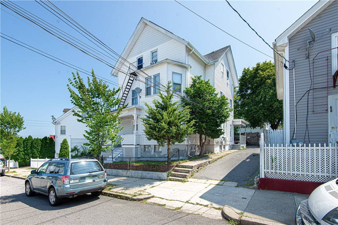 Central Falls, RI 02863,66 Moore ST