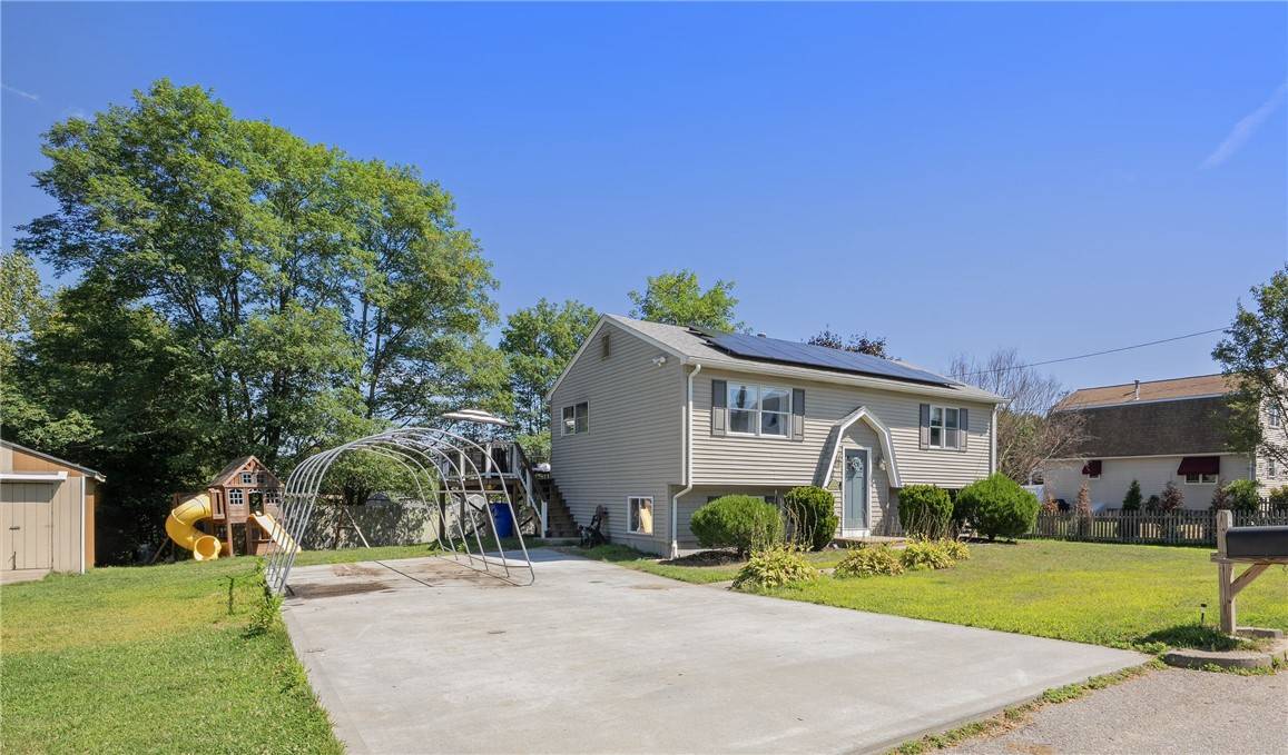 West Warwick, RI 02893,13 Quill DR