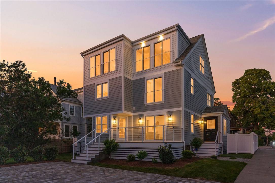 Newport, RI 02840,104 Second ST